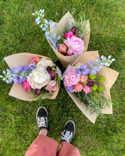 Load image into Gallery viewer, EVERYDAY BOUQUET
